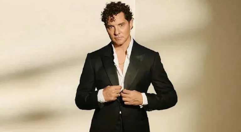 David Bisbal emociona con 'Amigos del mundo'.